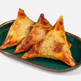 3 Samsa with spinach