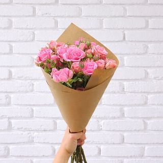 ვარდისფერი სპრეი ვარდი 5 ტოტი