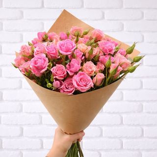 ვარდისფერი სპრეი ვარდი 10 ტოტი