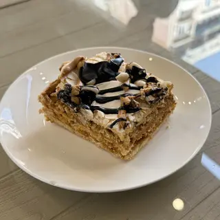 სნიკერსი