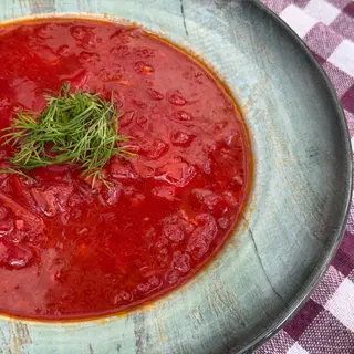 ბორში არაჟნით/Borshct with sour cream