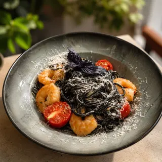 ნეროს პასტა კრევეტებით/ pasta Nero with shrimps