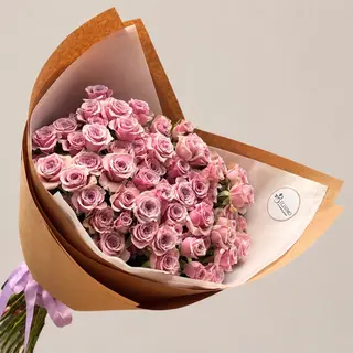 16 ტოტიანი ლავანდისფერი ჰოლანდიირი სპრეი ვარდების თაიგული (Bouquet of 16 Lavender Dutch Spray Rose Stems)