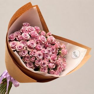 16 ტოტიანი ლავანდისფერი ჰოლანდიირი სპრეი ვარდების თაიგული (Bouquet of 16 Lavender Dutch Spray Rose Stems)