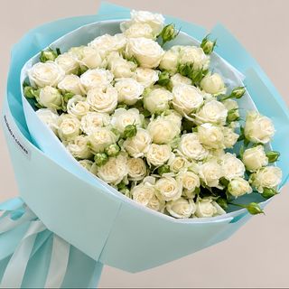12 ტოტიანი თეთრი სპრეი ვარდების თაიგული (Bouquet of 12 White Spray Rose Stems )