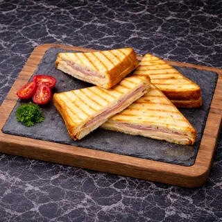 Toast sa šunkom