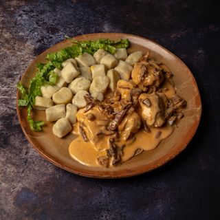 Pureći medaljoni u umaku