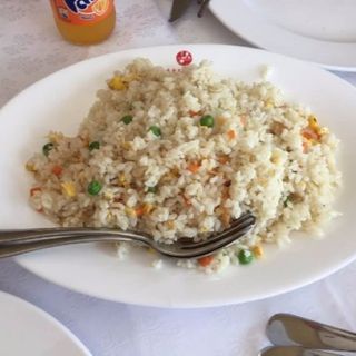 111 Pirjana riža s jajima i povrćem