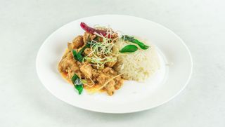 Pileći curry s rižom