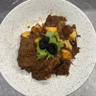 Pašticada s domaćim njokima 