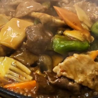 Tie-pan s tri vrste mesa i povrćem