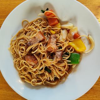 Spaghetti  pad kaphrao