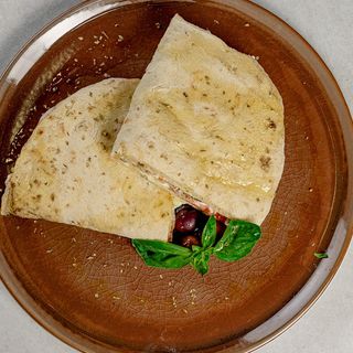 Calzone Caprese