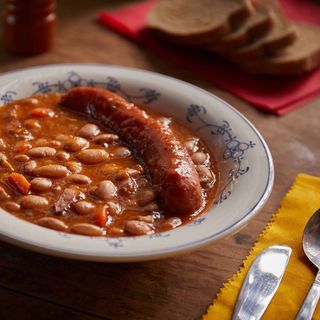 Grah s domaćom pikantnom kobasicom