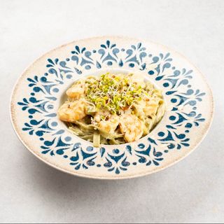 Zeleni rezanci s kozicama