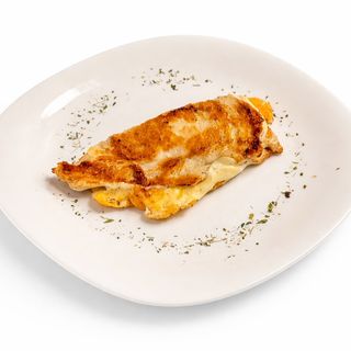 Pileći file na žaru punjen šunkom i sirom