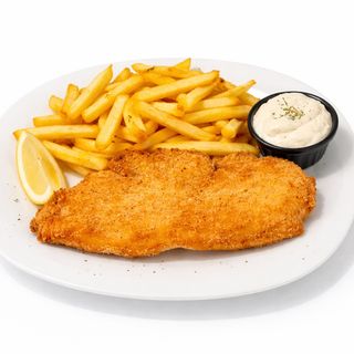 Zagrebački odrezak, pommes frites i tartar