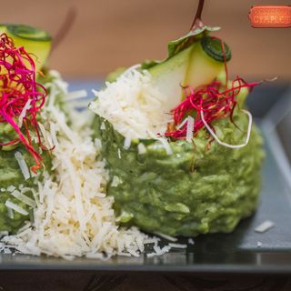 Zeleni rižoto s špinatom i tikvicama