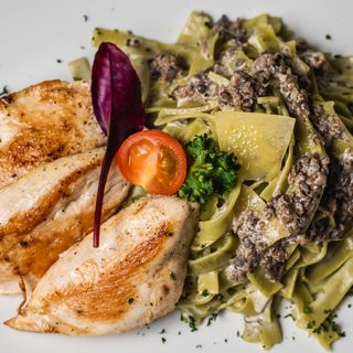 Pileći file i tagliatelle s tartufuma