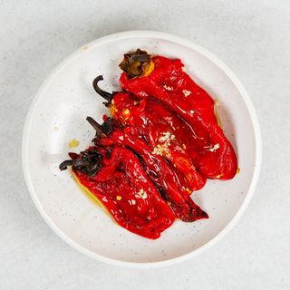 Salata od pečene paprike