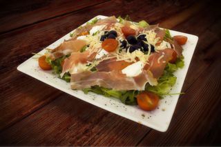 Hrskava salata pršut i rukola