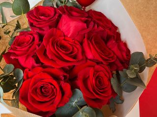 Buket 9 crvenih ruža s srcem