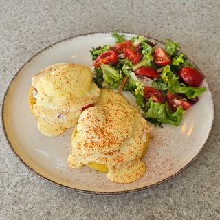 Eggs Benedict - pršut