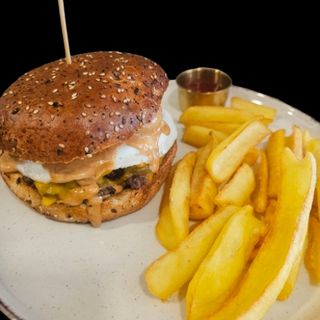 Smash s jajem i extra sirom