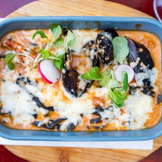 Zapečene crne tagliatelle