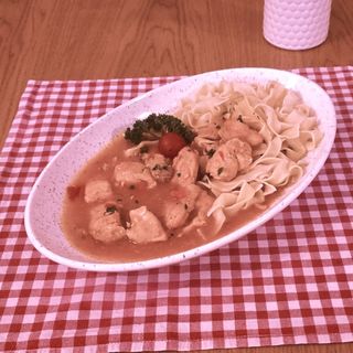 Pileći paprikaš sa tjesteninom