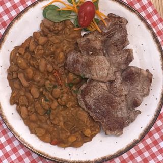 Marinirana svinjska vratina sa žara i gravče na tavče