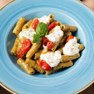 Rigatoni Pesto e Burrata