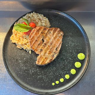 Tuna steak