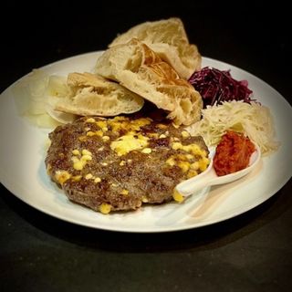 Gurmanska pljeskavica u lepinji  - ljuto