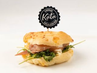 Kata tapioka sendvič pršut