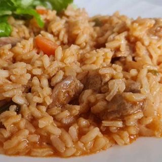 Svinjski lungič u umaku od gljiva,njoki,salata