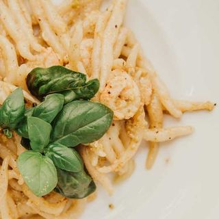 Pljukanci sa kozicama i povrćem sa žara