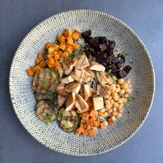Pileća quinoa salata