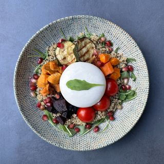 Burrata salata sa slanutkom