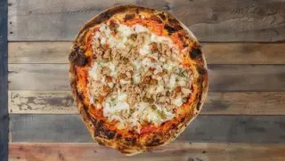 Pizza s tunjevinom mala