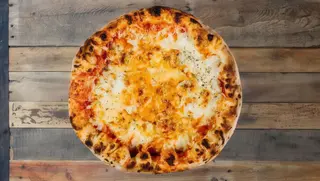 Pizza sa sirom mala
