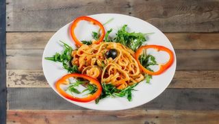 Domaća tjestenina s tikvicama i jadranskim kozicama