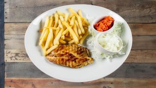 Marinirani pileći file s prilogom