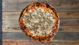 Pizza s gljivama velika