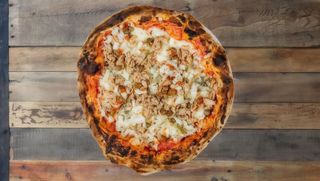 Pizza s tunjevinom velika