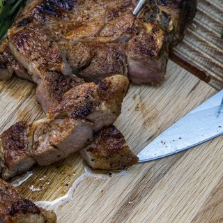 Svinjska vratina (2 komada)