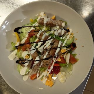Salata od tune s jogurt dresingom
