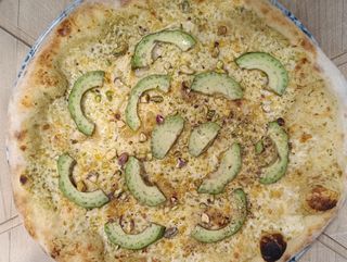 Pizza Avocado