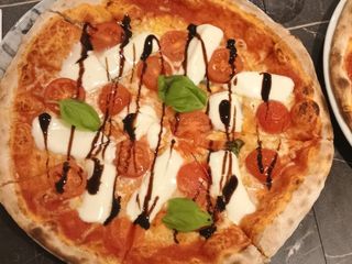 Pizza Caprese