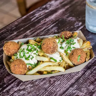 Krumpirići s 4 vrste sira, falafel